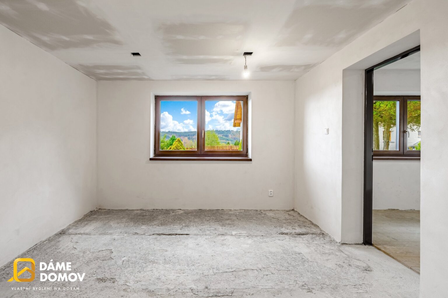 1920x1920wm2410241258-0c60f-prodej-rodinneho-domu-86-m2-hostalkova-dsc03152-hdr-r-cab27034a4-1768355001